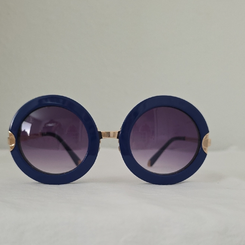 Louis Vuitton Navy and Gold Round Sunglasses - Picture 3 of 11